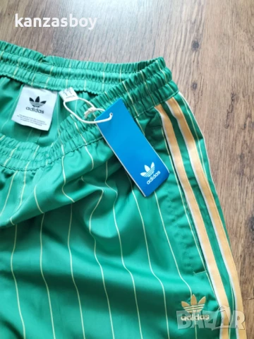 adidas Pinstripe Sprinter Shorts - страхотни мъжки панталони НОВИ С, снимка 6 - Спортни дрехи, екипи - 51044571