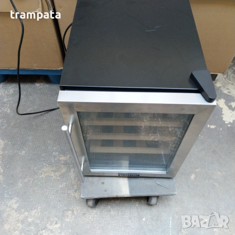 НАЙ ДОБРАТА ОФЕРТА Хладилна витрина за вино Klarstein 33л, снимка 2 - Витрини - 53666934