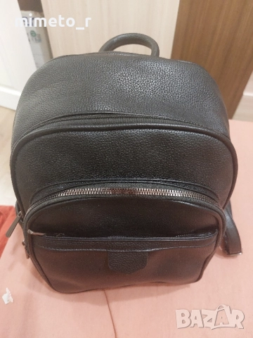 Дамска раница, снимка 2 - Раници - 51609703