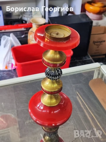 Месингов свещник с червен бакелит