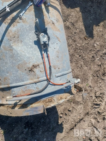 здравейте продавам десен стъклоповдигач и стъкло от пежо 106