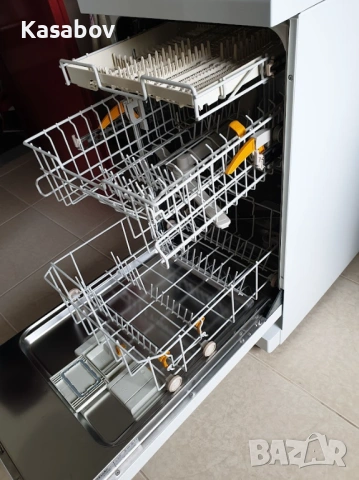 Miele Съдомиялна - 9 Комплекта - Свободностояща - 45см - Тясна, снимка 7 - Съдомиялни - 53490341