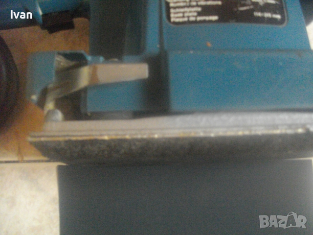 200 Вата Голям 215х114мм Виброшлаф Made in SPAIN-BOSCH-Правоъгълен-Синя Професионална Серия-ОТЛИЧЕН, снимка 5 - Други инструменти - 44736103