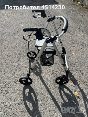 Ролатор/проходилка с седалка и спирачки – лека, стабилна и много удобна