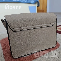 Елегантна бежова чанта за всеки ден, снимка 2 - Чанти - 53847543