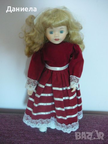 Колекционерска порцеланова кукла JULIE