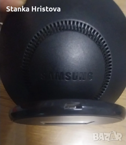 Безжично зарядно Samsung. , снимка 3 - Безжични зарядни - 52617020