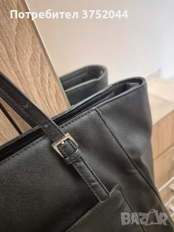 Guess оригинална голяма чанта, снимка 3 - Чанти - 56334930