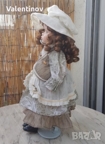 Порцеланова кукла със стойка , снимка 3 - Кукли - 44343713