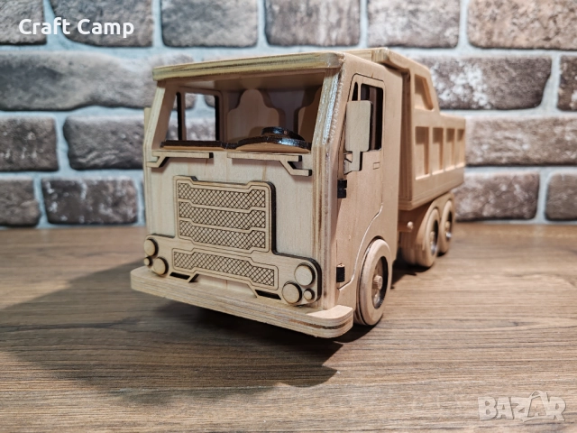 Дървен модел на камион – Самосвал – Craft Camp, снимка 2 - Коли, камиони, мотори, писти - 52736611