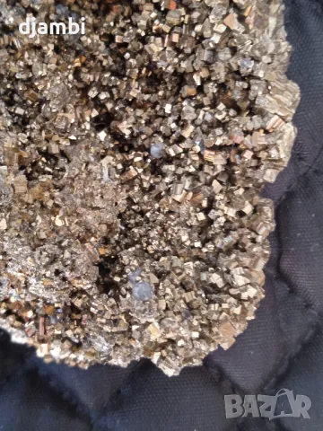 №211,Прит, Дребнозърнест пирит,Кристали,Минерали,Мадан,, снимка 5 - Декорация за дома - 48832145