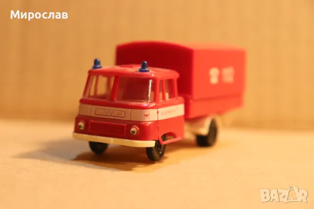 BUSCH? 1:87 H0 ROBUR ПОЖАРНА КАМИОН ТИР ИГРАЧКА МОДЕЛ, снимка 2 - Колекции - 49298801
