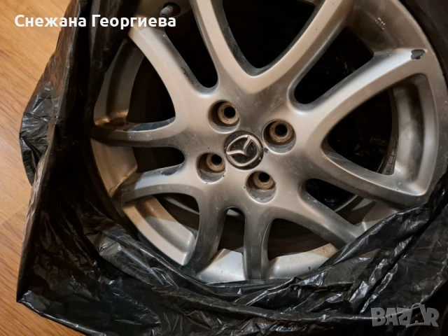Запазени оригинални алуминиеви джанти на Мазда, снимка 2 - Гуми и джанти - 53647235