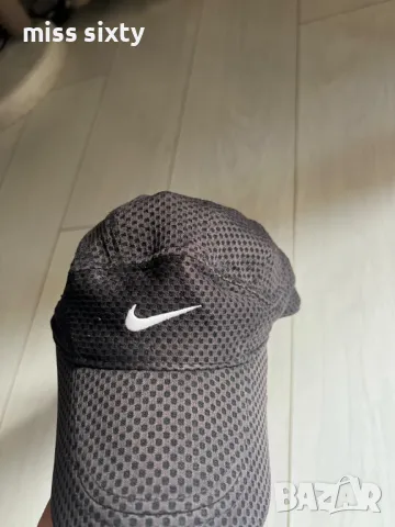 купувам/търся такава шапка Nike