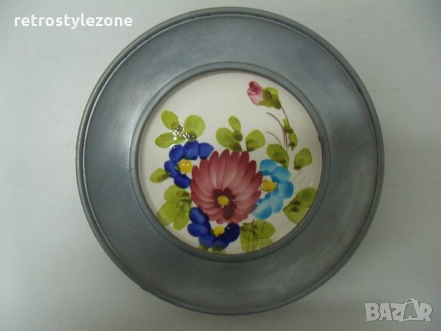 № 5627 старо пано - порцелан , метал   - диаметър 21 см , снимка 2 - Други ценни предмети - 34273760