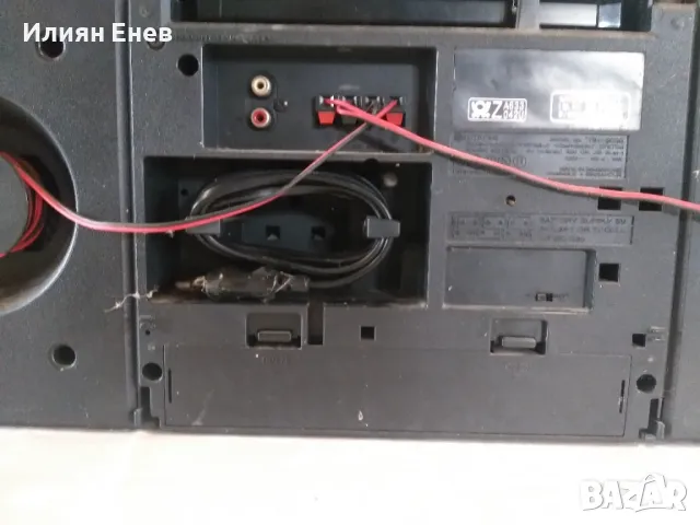 Hitachi TRK-902E радиокасетофон, снимка 5 - Радиокасетофони, транзистори - 49742142