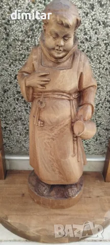 Фигури от масивно дърво 