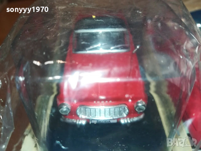 SKODA FELICIA-METAL CAR 2608251638, снимка 3 - Колекции - 51498270