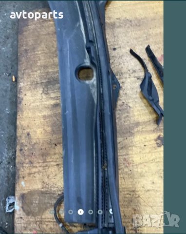 Mazda CX-7 2010година Лайсна под предно стъкло, снимка 4 - Части - 40607601