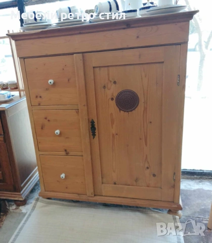 Оригинален винтидж шкаф за хляб ''Brotschrank''  от масивен бор. Автентичен модел., снимка 3 - Шкафове - 53493638