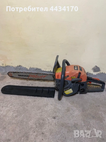 Спешно! Бензинов моторен трион (резачка) Daewoo – Работи отлично + Аксесоари, снимка 2 - Градинска техника - 53315309