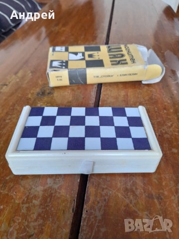 Стар магнитен шах #5, снимка 2 - Антикварни и старинни предмети - 40415879