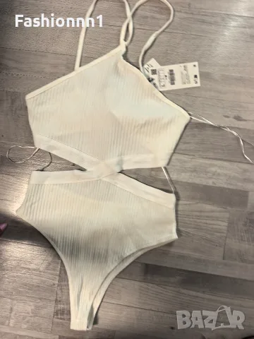 Бяло боди Zara с етикет 