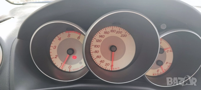 Mazda 3, снимка 10 - Автомобили и джипове - 52739719