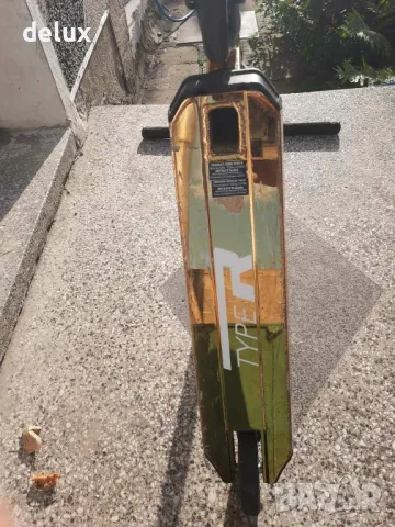 Тротинетка за трикове , снимка 3 - Скутери и тротинетки - 49879977