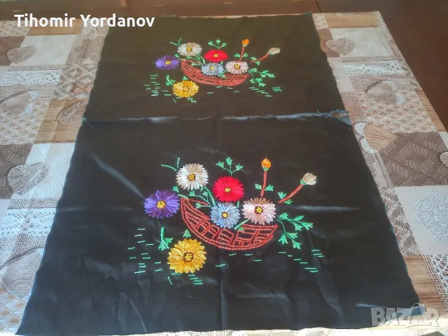Бродирана калъфка за възглавница - 2 броя., снимка 7 - Антикварни и старинни предмети - 47589470