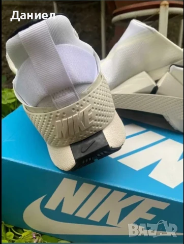 Nike бели маратонки, снимка 10 - Маратонки - 51013841