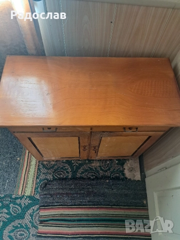 Старо дървено долапче, снимка 2 - Антикварни и старинни предмети - 52740221