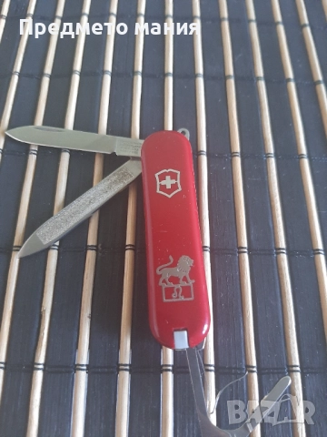 Колекционерско джобно Victorinox викторинокс зодиак, снимка 4 - Ножове - 52837838