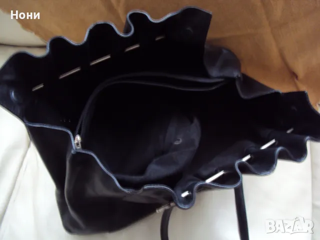 Оригинална чанта Salvatore Ferragamo, снимка 7 - Чанти - 47603321