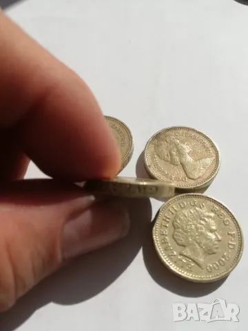 дефектни 1 паунд различни години, снимка 2 - Нумизматика и бонистика - 48501554