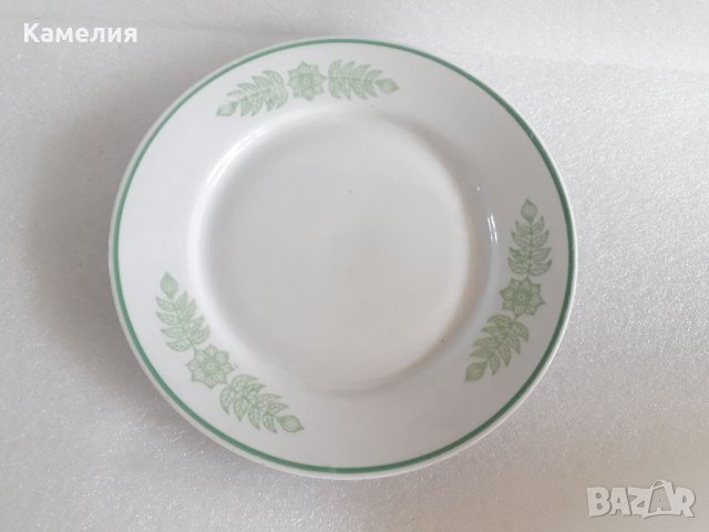 Полска порцеланова чиния, снимка 1 - Чинии - 40504275
