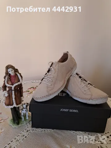 Дамски спортни обувки