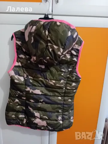 Камуфлажна грейка с качулка , снимка 2 - Елеци - 47480306