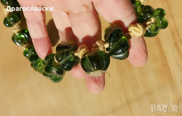 зелен гердан от ръчно стъкло, броеница стара, гердан, перли, обеца, обици, стойка, снимка 4 - Други - 47839005