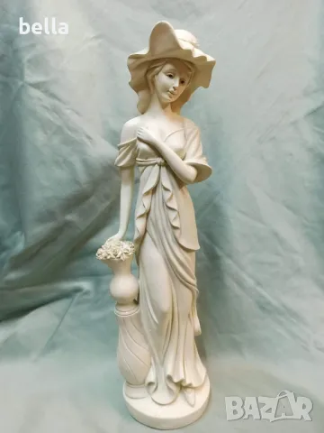 Пластика -Жена с височина 45 см от колекцията Callileo, снимка 1