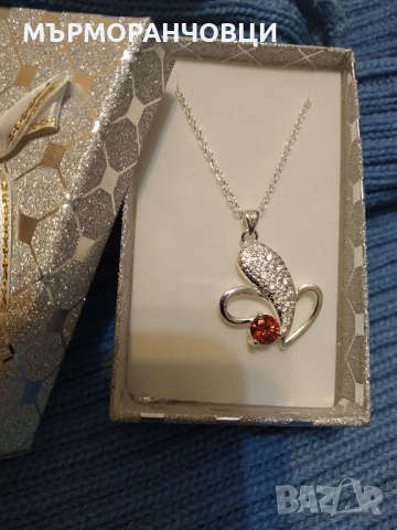 Ново, сребърно колие. С подарък-луксозна, подаръчна кутия.