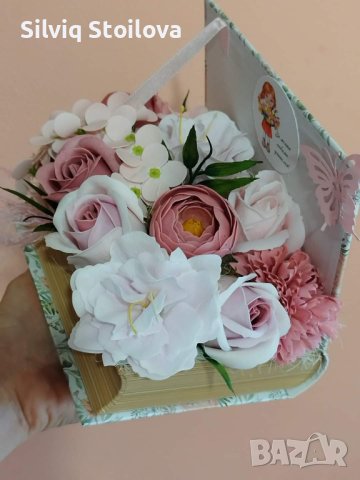 Кутия книга📖 със сапунени цветя, снимка 6 - Подаръци за жени - 40981192