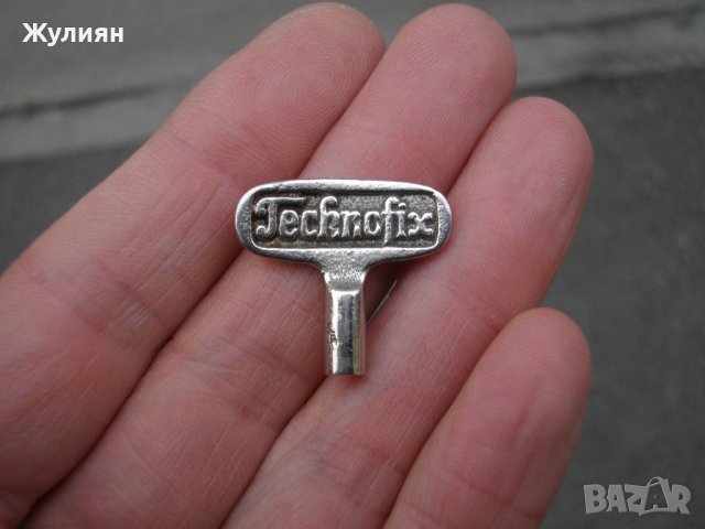 СТАРО КЛЮЧЕ КЛЮЧ ЗА МЕХАНИЧНА ИГРАЧКА TECHNOFIX, снимка 1