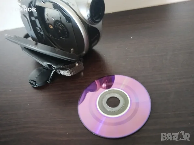 Камера SONY DCR-DVD105E DVD Handycam Japan, снимка 4 - Камери - 55987037