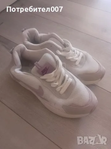 Дамски обувки NIKE, снимка 2 - Маратонки - 55875787