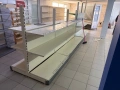 Продава се хладилна ветрина и метални стилажи, снимка 8
