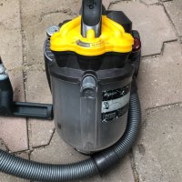 продавам прахосмукачка dyson, снимка 1 - Прахосмукачки - 42143884