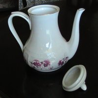 Порцеланов чайник , снимка 2 - Аксесоари за кухня - 38645235