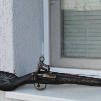Стар кремъчен пистолет/пушка, снимка 1 - Антикварни и старинни предмети - 35862113
