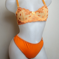 Оранжев тюлен сутиен с прозрачни чашки и бродерии 75А/В размер, снимка 10 - Бельо - 36314092